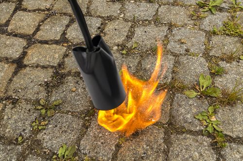 INFERNO® PROPANE TORCH Burning Off Weeds
